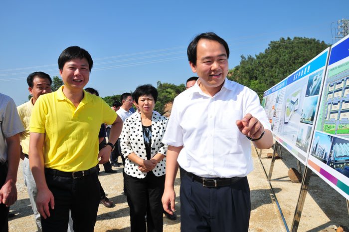 �ӿ��е½������B(t��i)�ǽ��O(sh��)�����w�ط���(j��ng)��(j��)�l(f��)չ